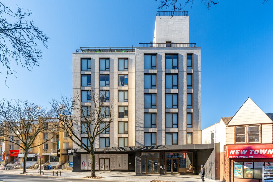 More Photos Of 3510 Union St, Flushing Apartments For Lease