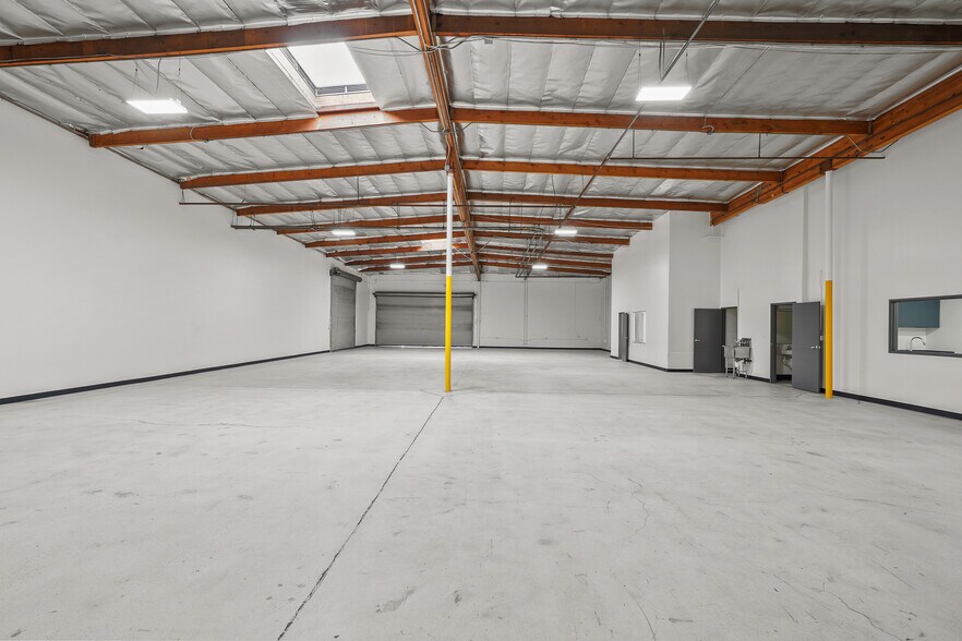 More Photos Of 8320-8350 Isis Ave, Los Angeles Warehouse For Lease