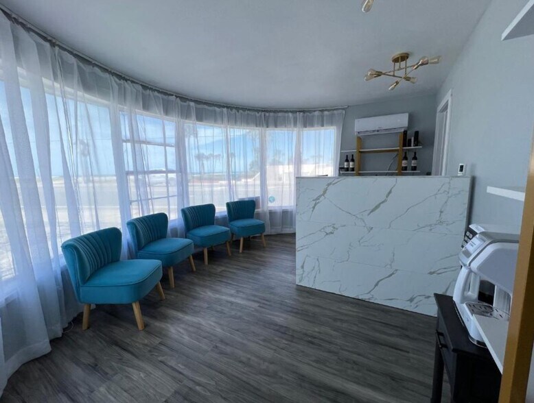 More Photos Of 1915 N Atlantic Ave, Daytona Beach Hotel For Sale