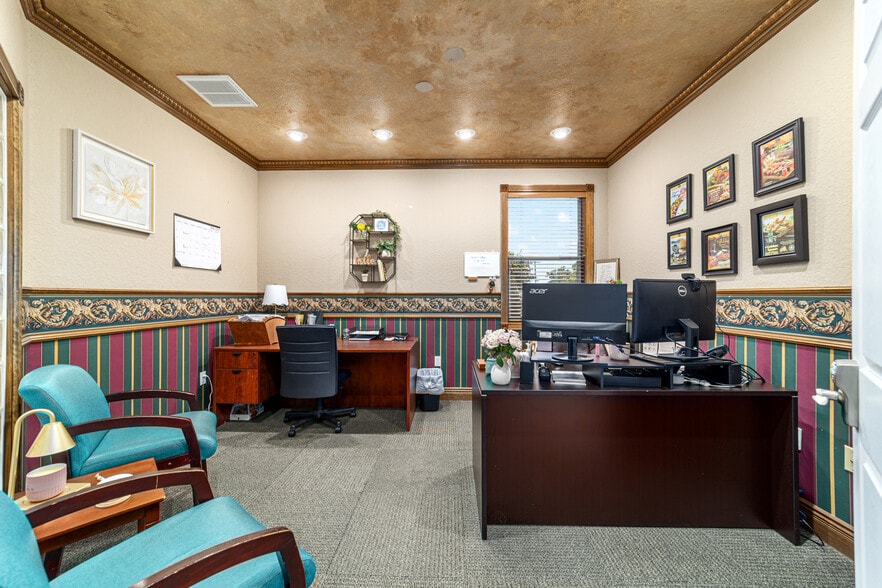 More Photos Of 434 SW 14 St, Ocala Office Residential For Sale
