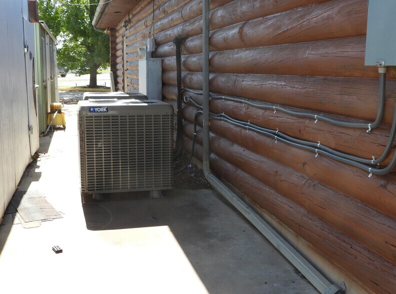 More Photos Of 2424 Williams Ave, Woodward General Retail For Sale