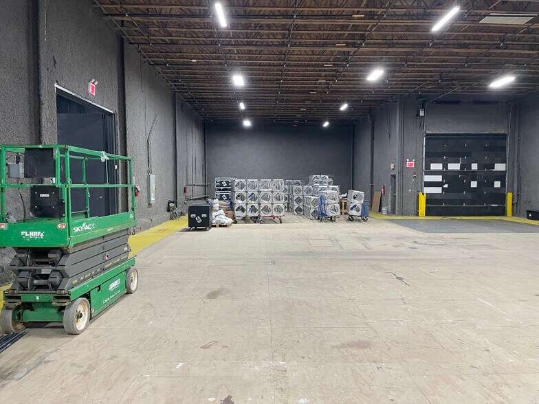 More Photos Of 4865 Arthur Kill Rd, Staten Island Warehouse For Lease