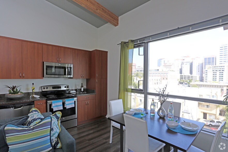 More Photos Of 707-777 G St, San Diego Apartments For Lease