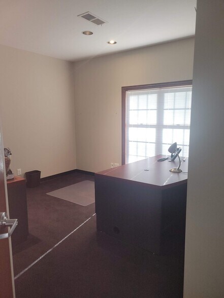 More Photos Of 116 County Line Rd W, Westerville Loft Creative Space For Lease