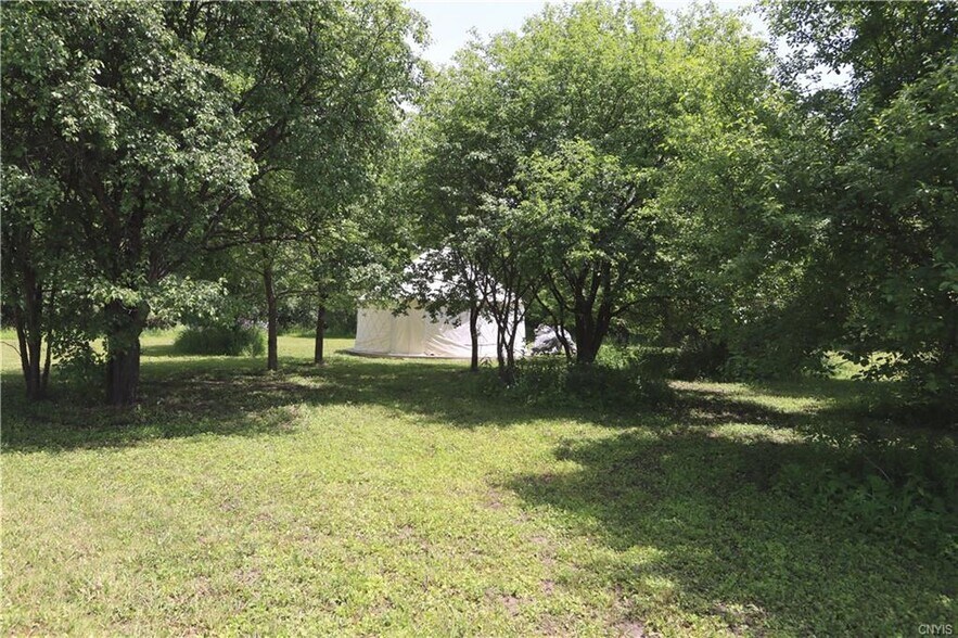 More Photos Of 14211 Dodge Ave, Sackets Harbor General Retail For Sale