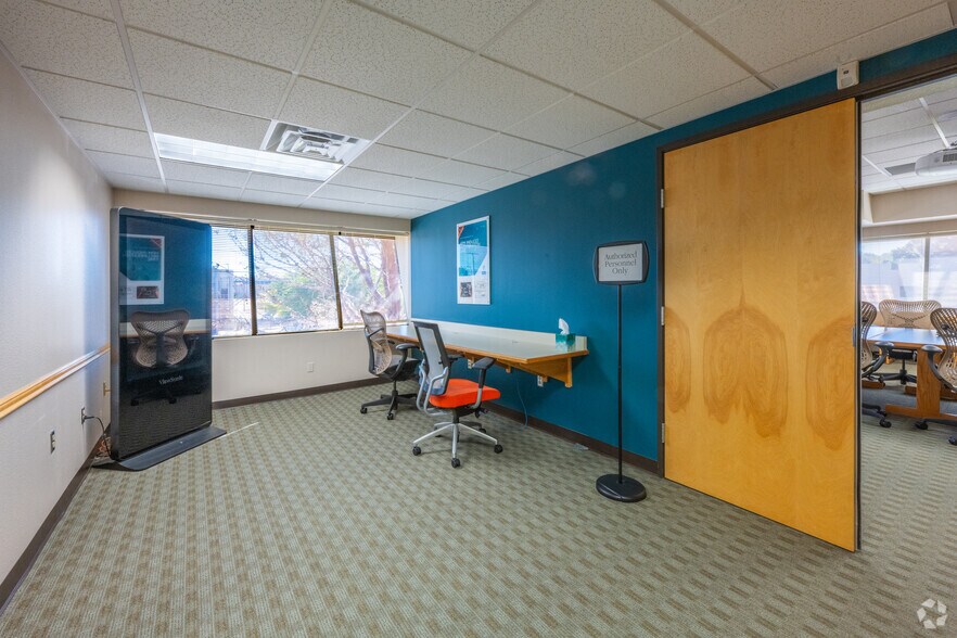 More Photos Of 2340 Alamo Ave SE, Albuquerque Coworking Space