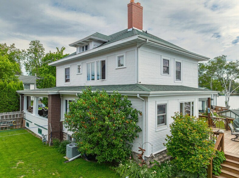 Primary Photo Of 317 E Park Ave, Minocqua Hotel For Sale