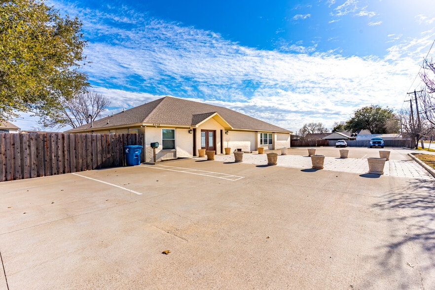 More Photos Of 6110 Dalrock Rd, Rowlett Office For Lease