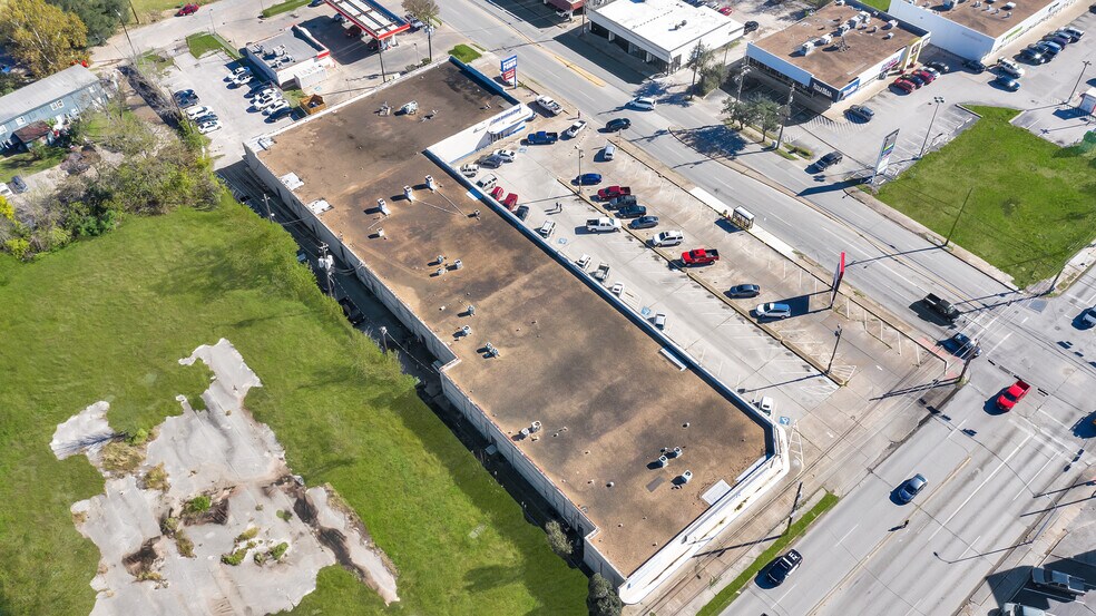 More Photos Of 7101 Lawndale St, Houston Unknown For Sale