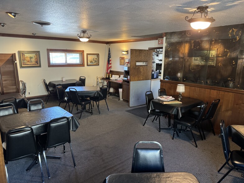 More Photos Of 8101 W Greenfield, Milwaukee Bar For Sale