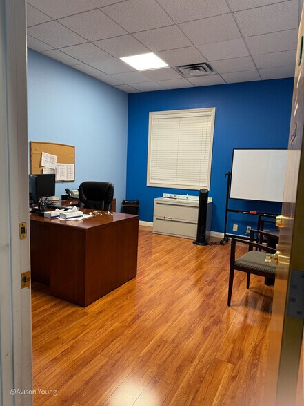 More Photos Of 5852 S Pecos Rd, Las Vegas Office For Sale