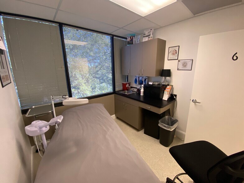 More Photos Of 3450 E Lake Rd, Palm Harbor Medical For Lease