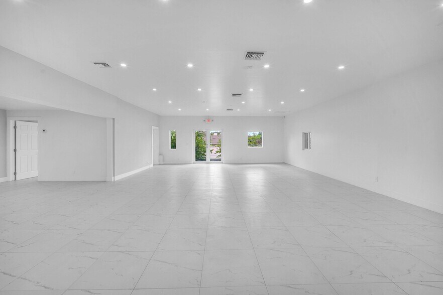 More Photos Of 3311 N Dixie Hwy, Pompano Beach Freestanding For Lease