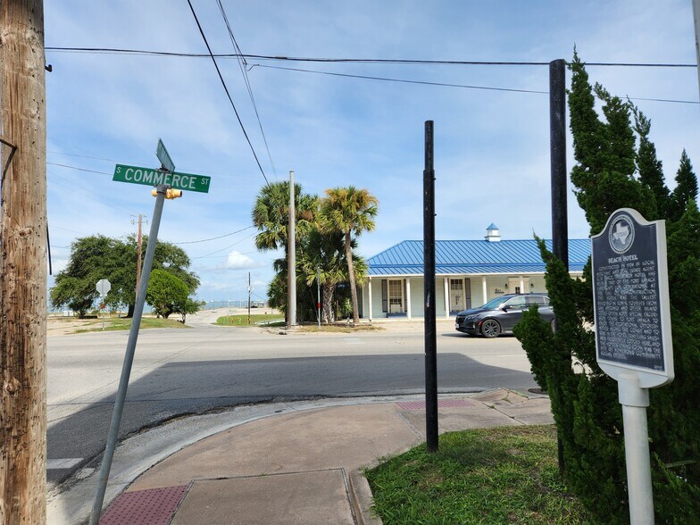 More Photos Of 101 S Commerce St, Port Lavaca Hotel For Sale