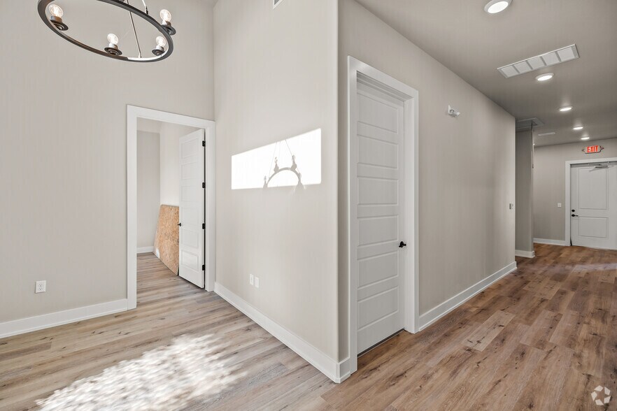 More Photos Of 3218 140th St, Lubbock Office For Sale