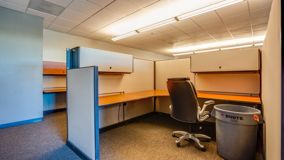More Photos Of 6 Orchard Rd, Lake Forest Office For Sale