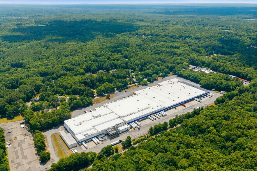 More Photos Of 380 S Worcester St, Norton Warehouse For Lease