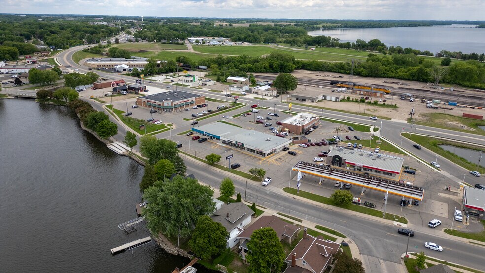 More Photos Of 132-160 Bridge Ave, Albert Lea Restaurant For Lease
