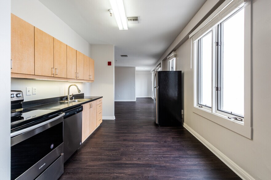 More Photos Of 1043-1045 6th Ave, San Diego Storefront Retail Residential For Sale