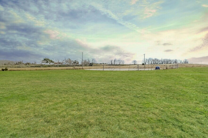 More Photos Of 1801 Industrial Dr, Taylor Land For Lease