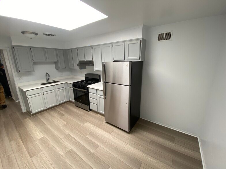 More Photos Of 5A Leo St, San Francisco Storefront Retail Residential For Lease