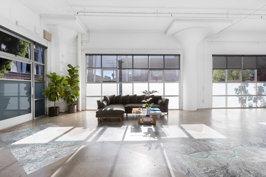 More Photos Of 500-530 Molino St, Los Angeles Office For Sale