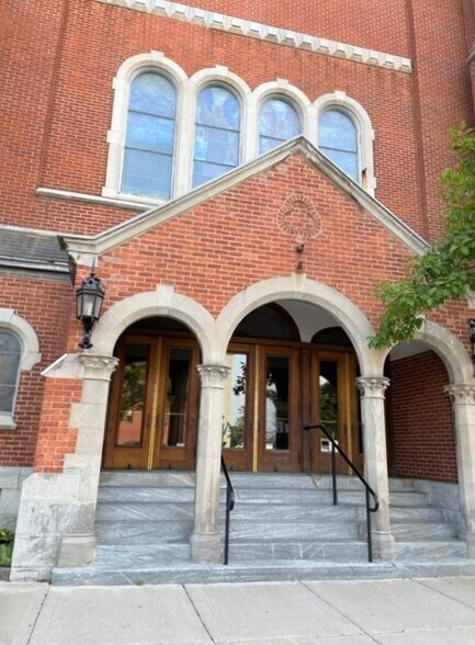 More Photos Of 121 N Fitzhugh St, Rochester Religious Facility For Lease