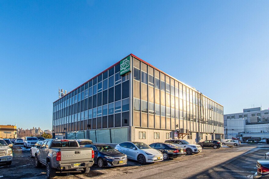 More Photos Of 7701 Marine Rd, North Bergen Office For Lease
