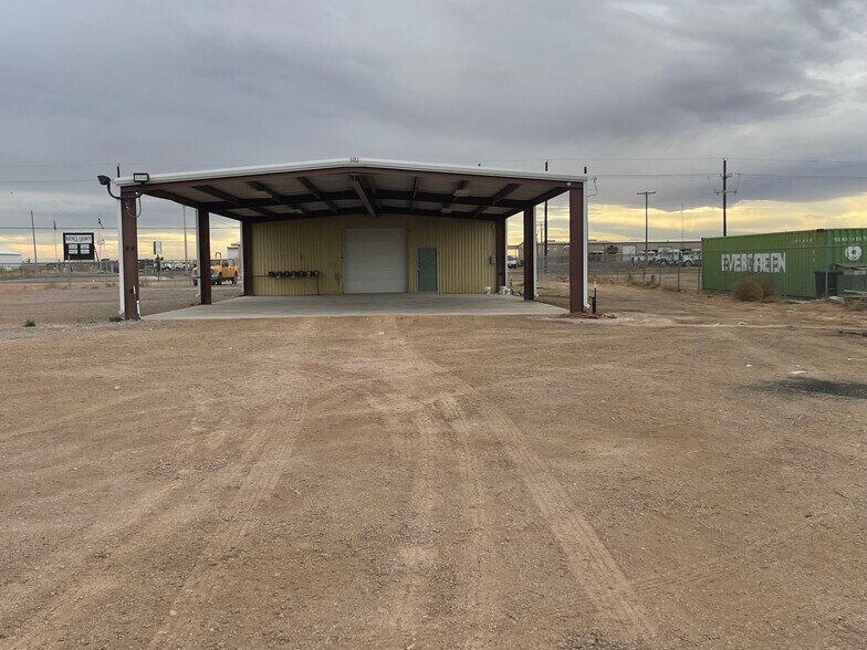 More Photos Of 32 County Road 201, Pecos Industrial For Lease