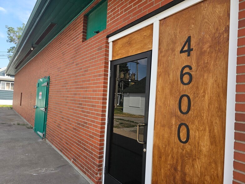 More Photos Of 4600 13th St, Great Falls Light Distribution For Lease