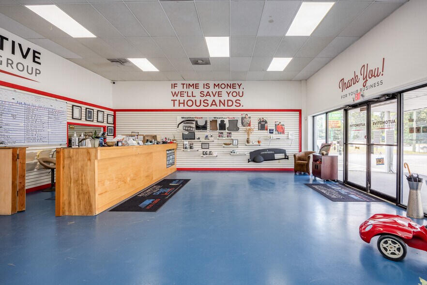 More Photos Of 4431 Augusta Rd, Lexington Light Distribution For Sale