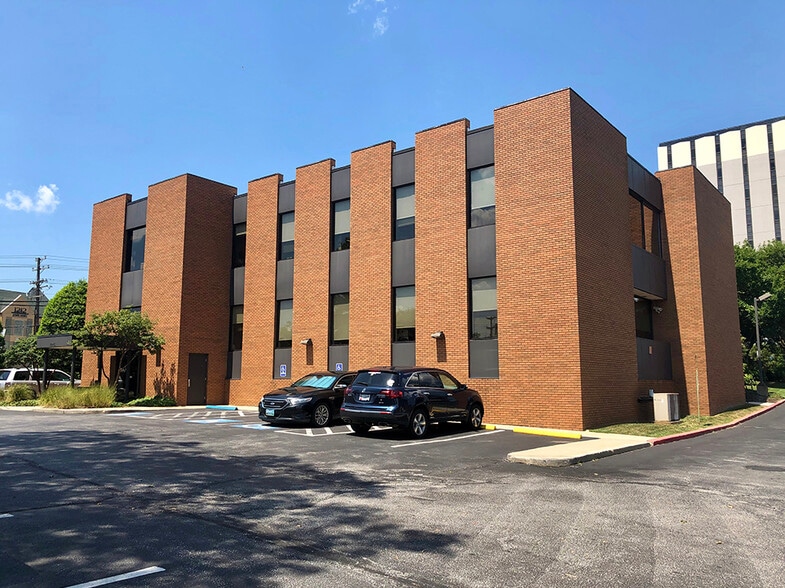 More Photos Of 1215 York Rd, Lutherville Timonium Medical For Lease