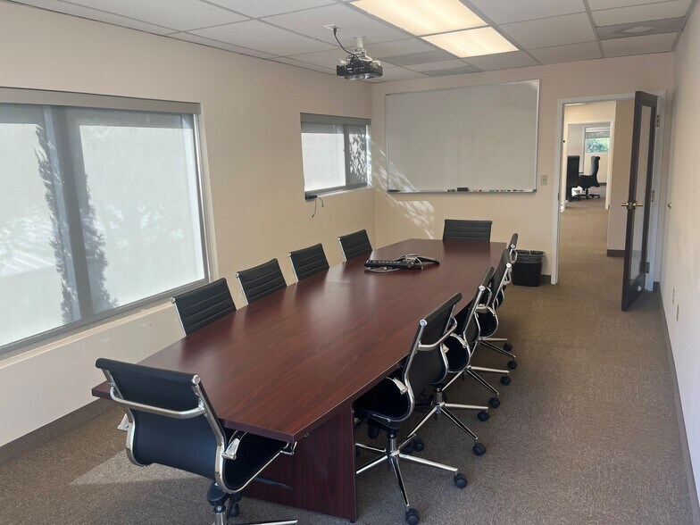 More Photos Of 501 SE 12th St, Fort Lauderdale Office For Sale