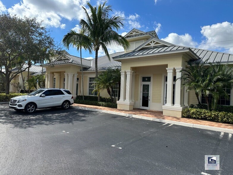 More Photos Of 1935 Commerce Ln, Jupiter Office For Lease