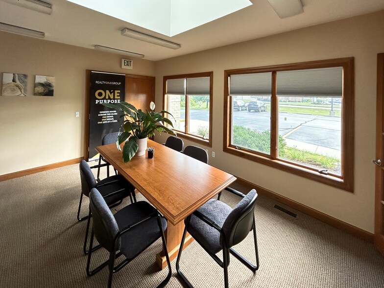 More Photos Of 10729 Coldwater Rd, Fort Wayne Office For Sale