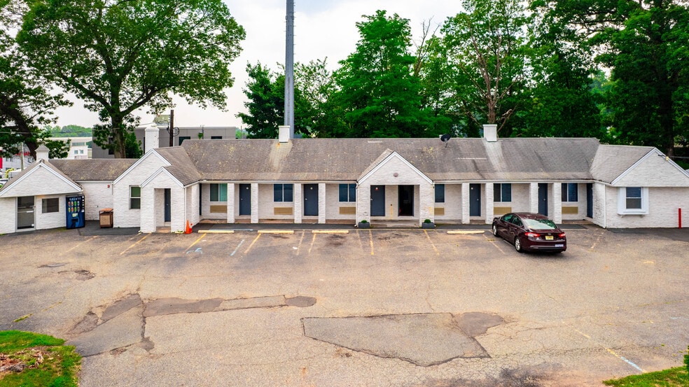 More Photos Of 425 NJ-17, Ramsey Hotel For Sale