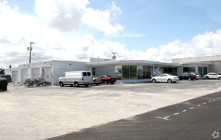 Primary Photo Of 609 N Railroad Ave, Boynton Beach Warehouse For Lease