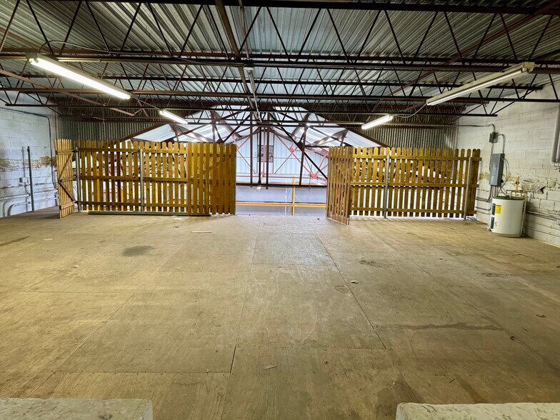 More Photos Of 2403 E 4th Ave, Tampa Warehouse For Lease
