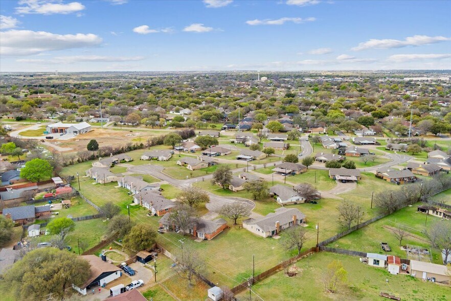 Primary Photo Of Gruver Circle, Hewitt Apartments For Sale