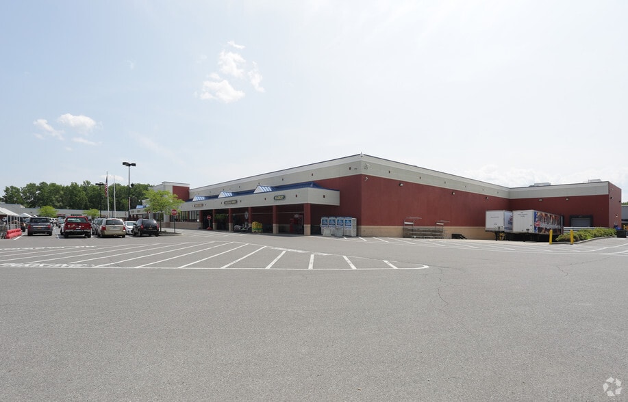 More Photos Of 1892 Central Ave, Albany Storefront For Lease