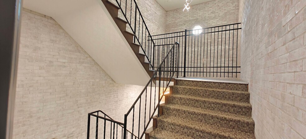 More Photos Of 4577 Olentangy River Rd, Columbus Apartments For Sale