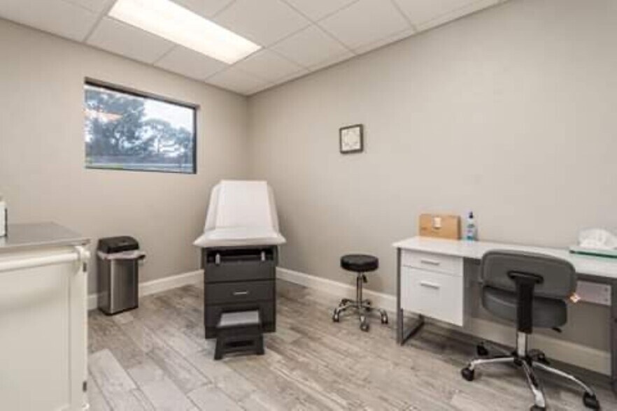 More Photos Of 1140 SW Bascom Norris Dr, Lake City Medical For Lease