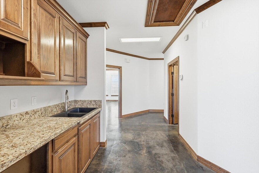 More Photos Of 1117 Glade Rd, Colleyville Medical For Lease