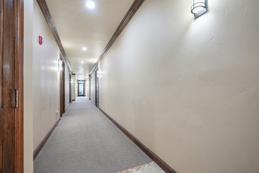 More Photos Of 623 E Fort Union Blvd, Midvale Medical For Sale