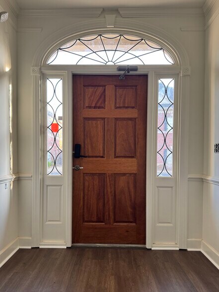 More Photos Of 420 The Parkway, Greer Office Residential For Lease