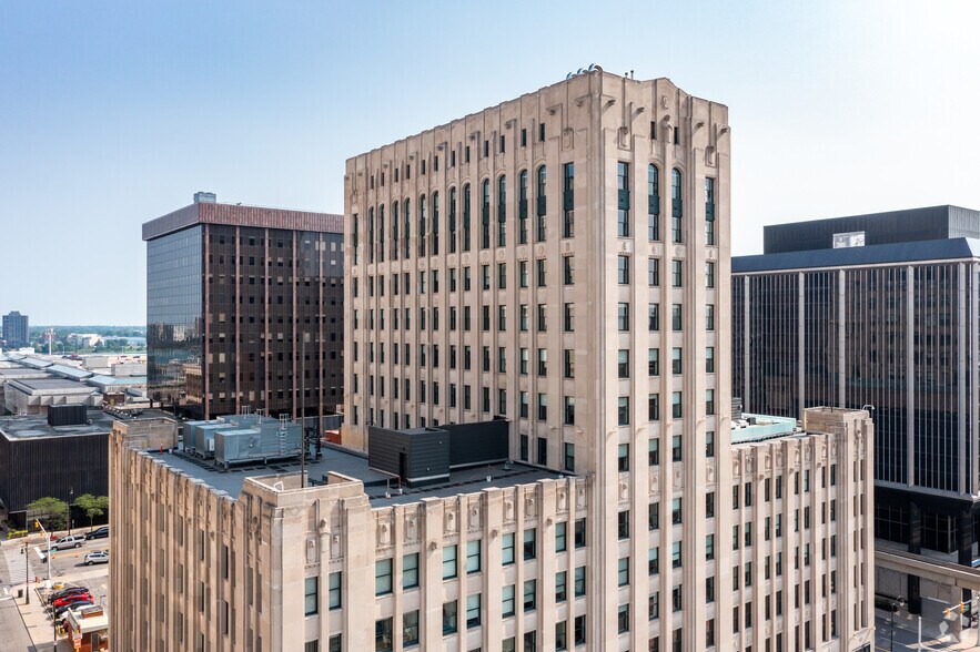 More Photos Of 321 W Lafayette Ave, Detroit Office For Lease