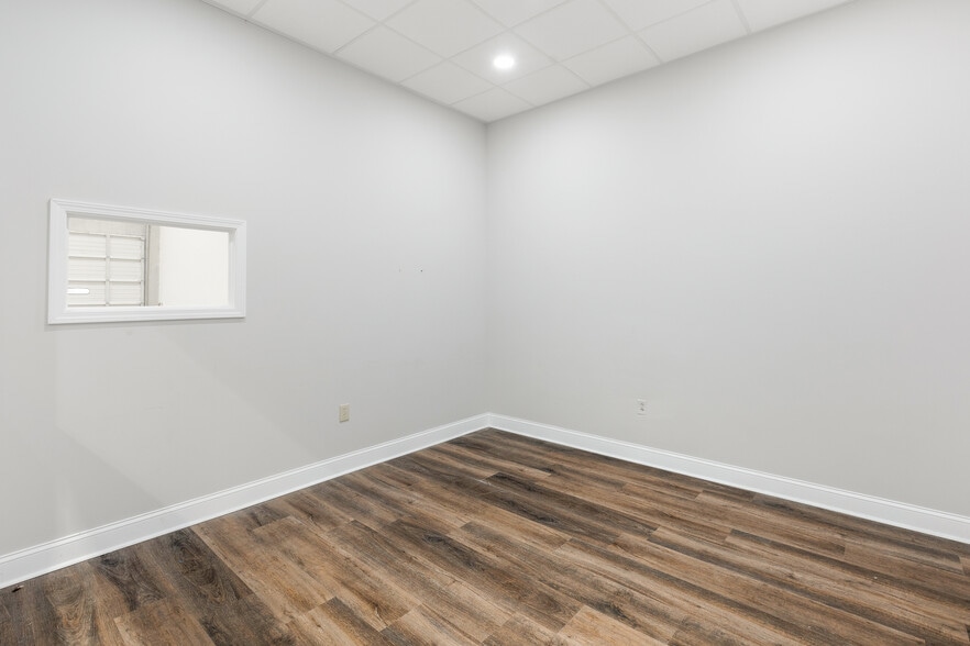 More Photos Of 195 Chastain Meadows Ct NW, Kennesaw Industrial For Lease