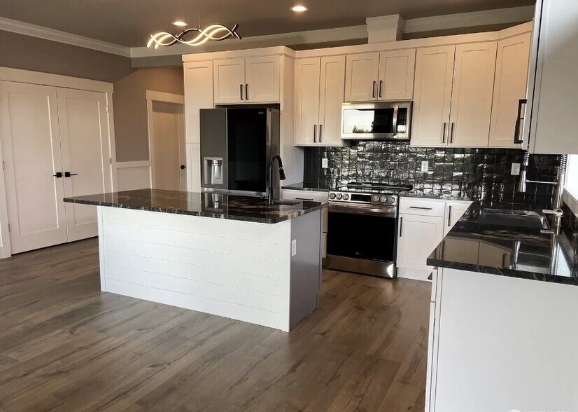 More Photos Of 1315 Nanto rd, Moses Lake Apartments For Sale