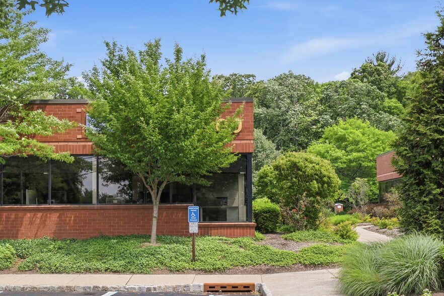 More Photos Of 200 Mineral Springs Rd, Rockaway Medical For Sale
