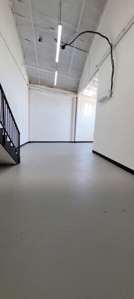 More Photos Of 2302 E 15th St, Los Angeles Industrial For Sale